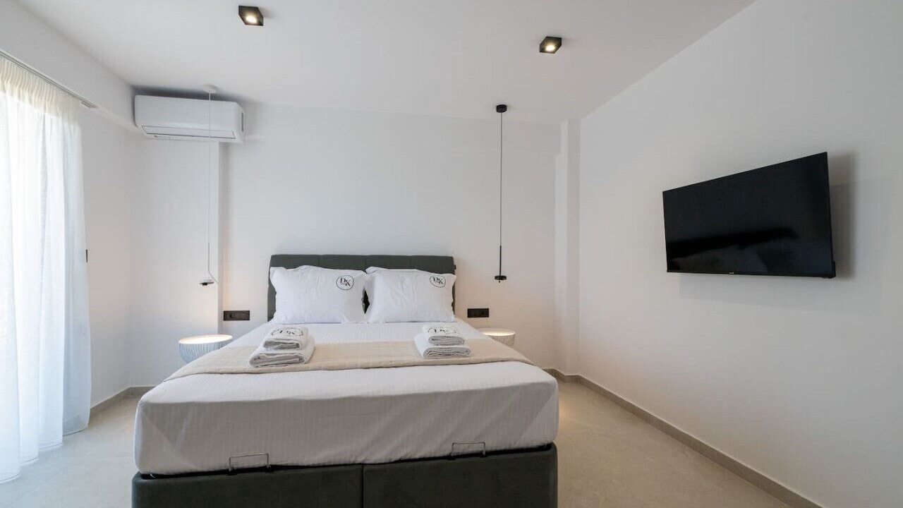 Photo of Bedroom in Kalamata Marina