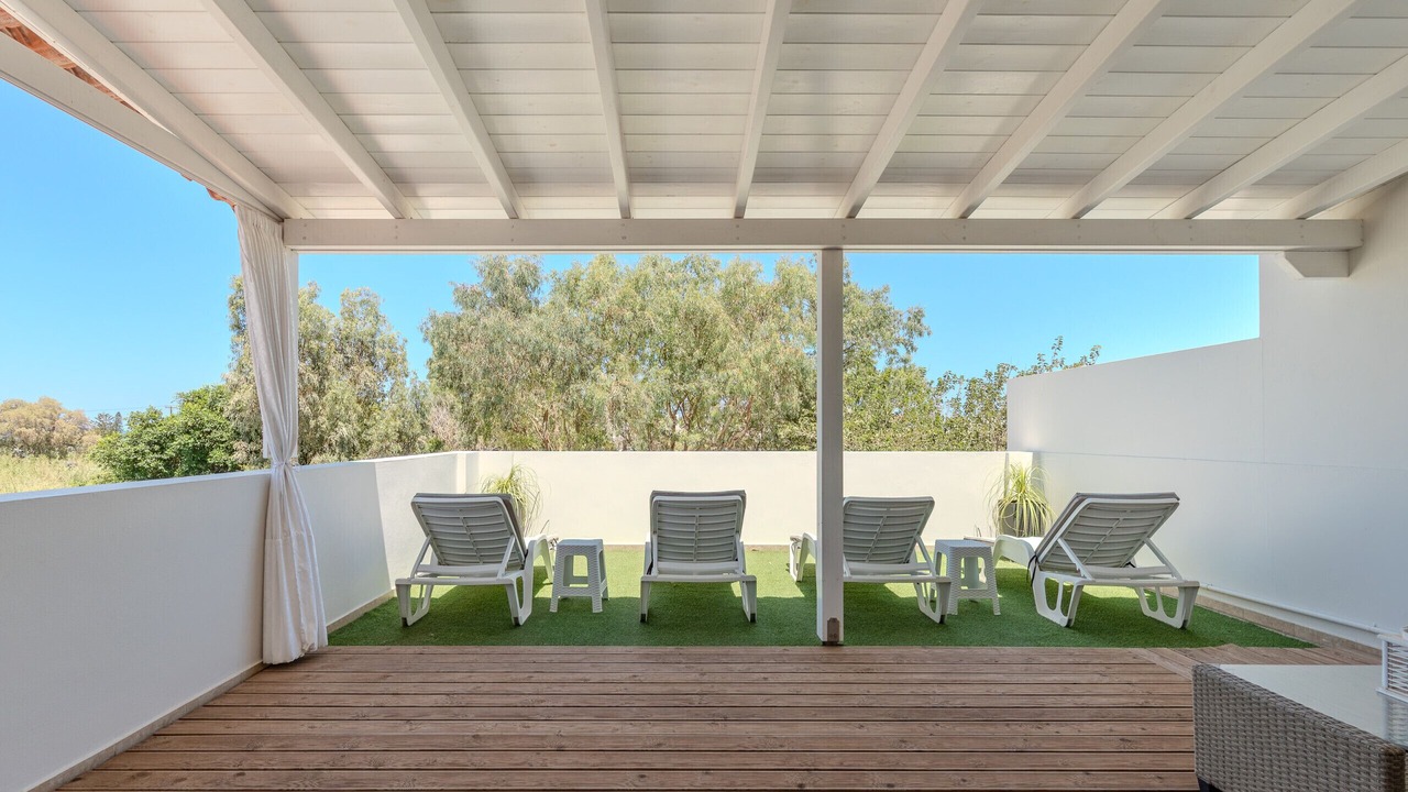 Photo of Patio Balcony in Platanes