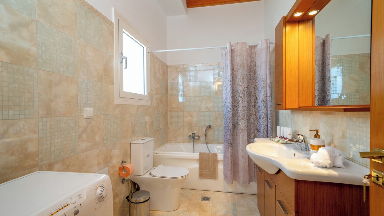 Photo of Bathroom in Kourkoumelata