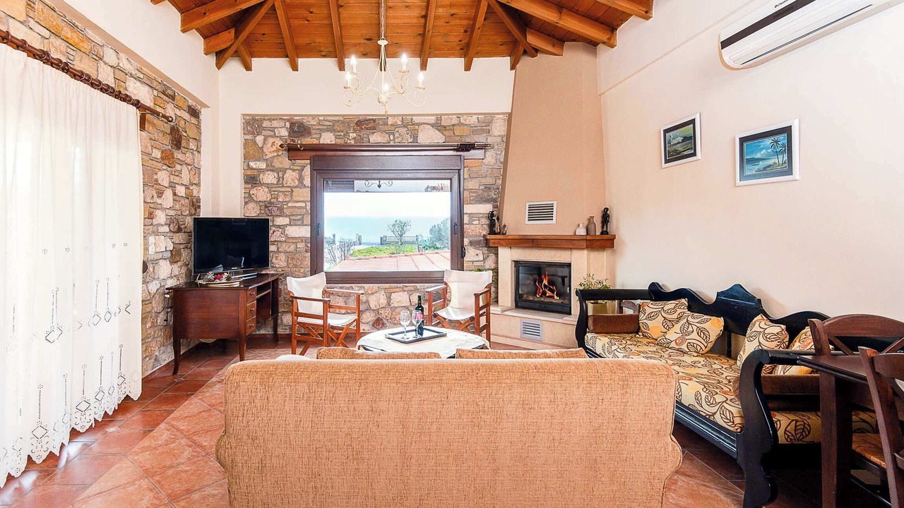 Photo of Livingroom in Ormos Koumeikon
