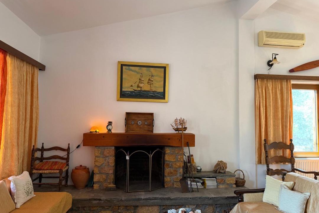 Photo of Livingroom in Maroneia-Sapes