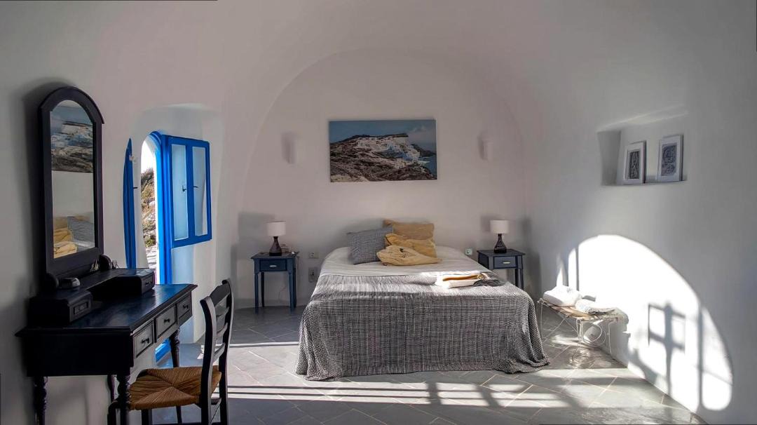 Photo of Bedroom in Santorini