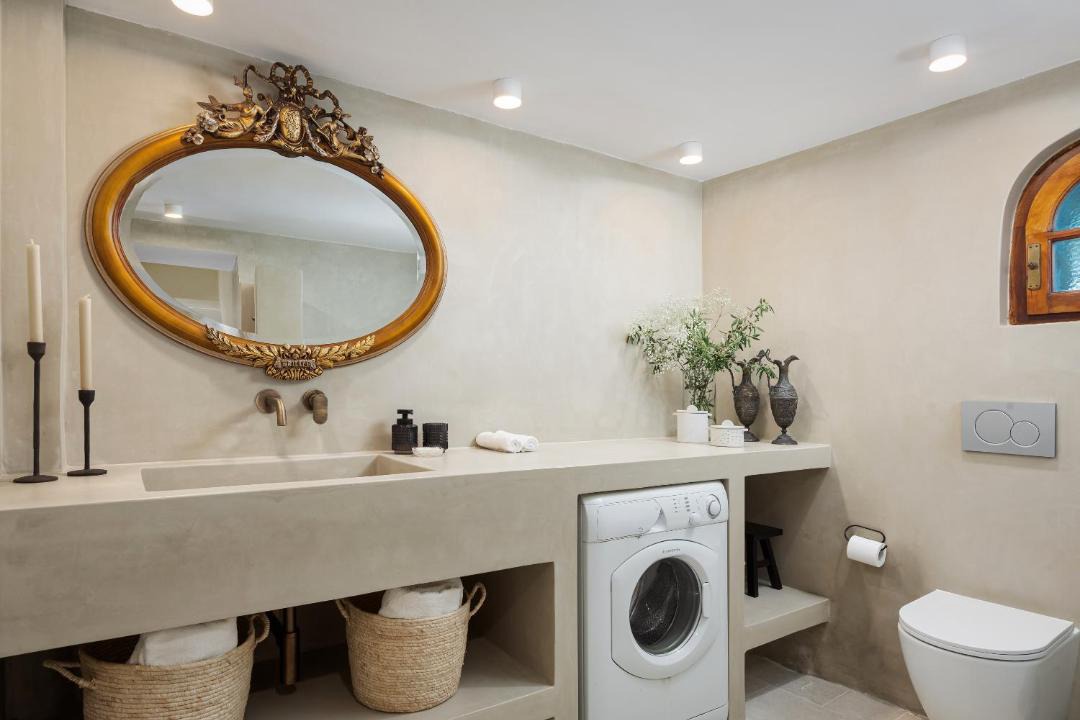 Photo of Bathroom in East Mani