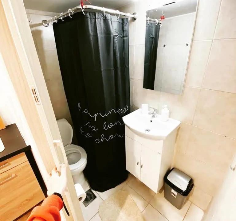 Photo of Bathroom in Ampelokipoi