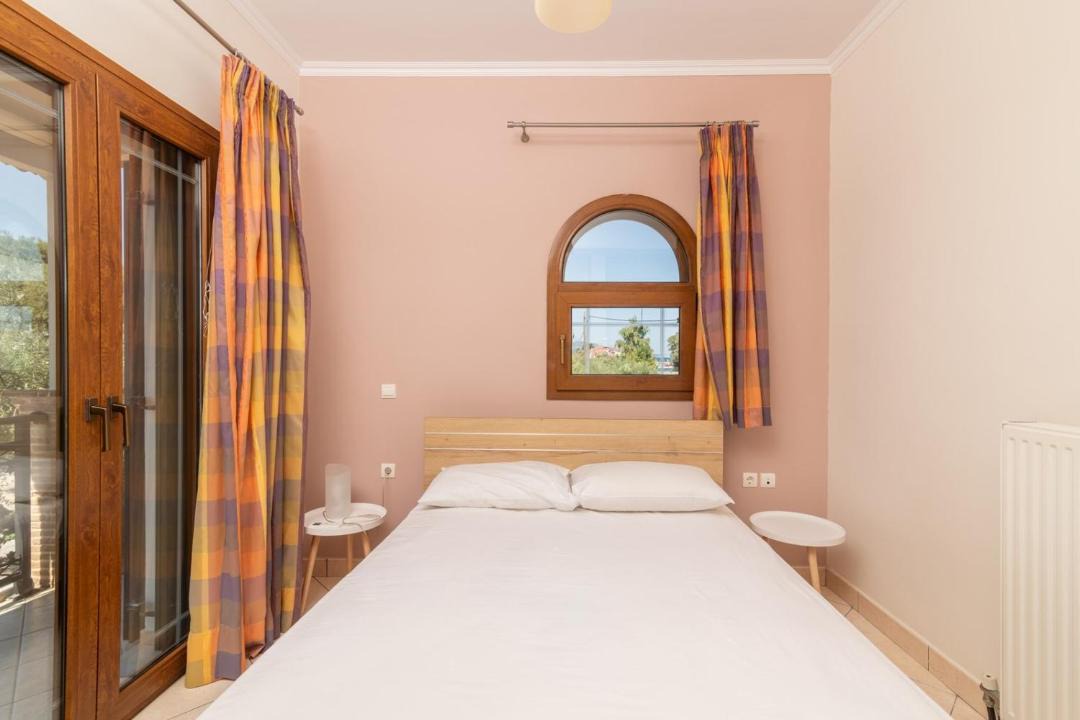Photo of Bedroom in Pigadhakia