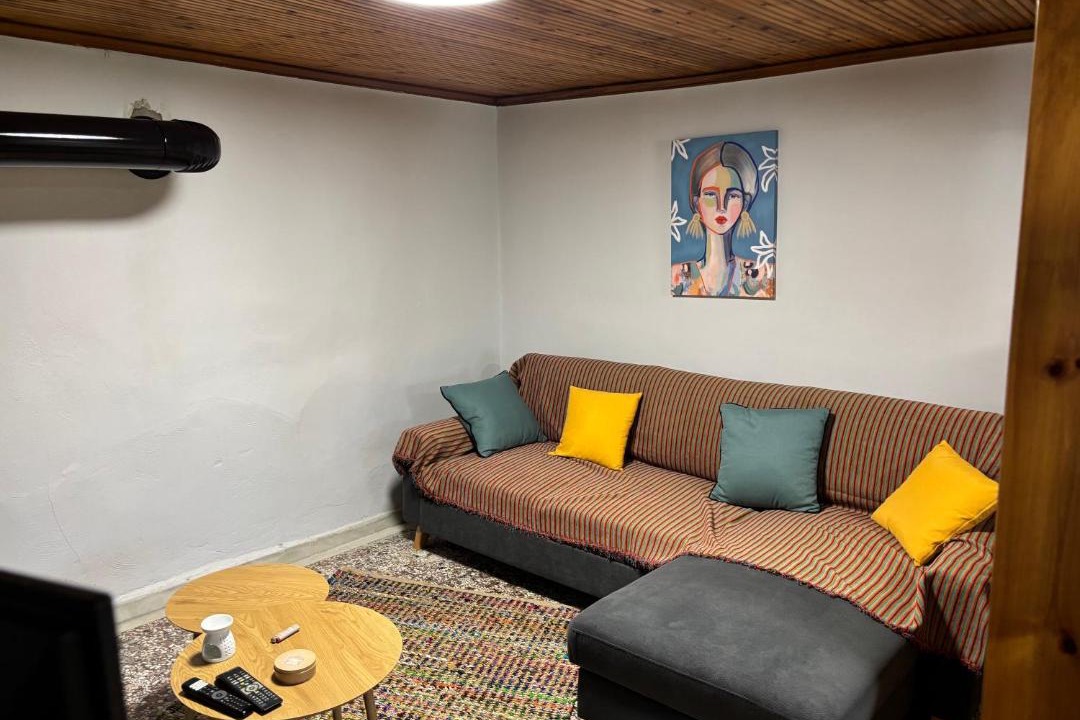 Photo of Livingroom in Almopia