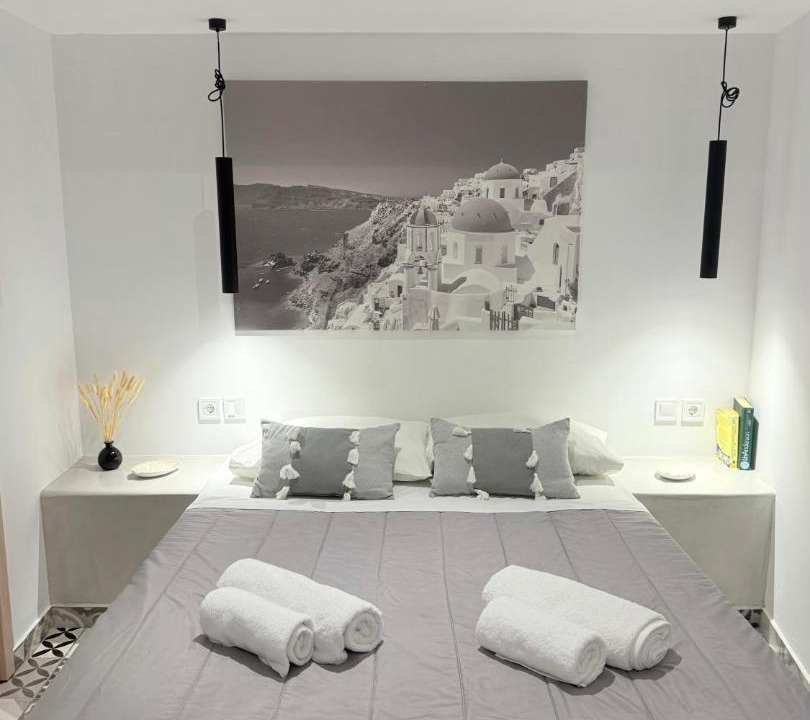 Photo of Others in Fira