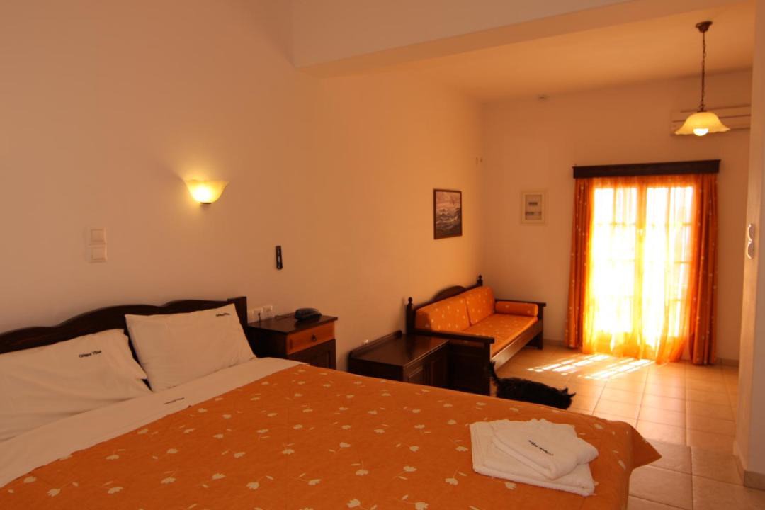 Photo of Bedroom in Schinoussa Town