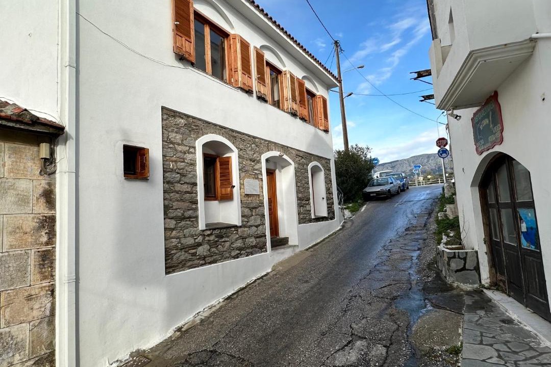 Photo of Buildings in Evdilos