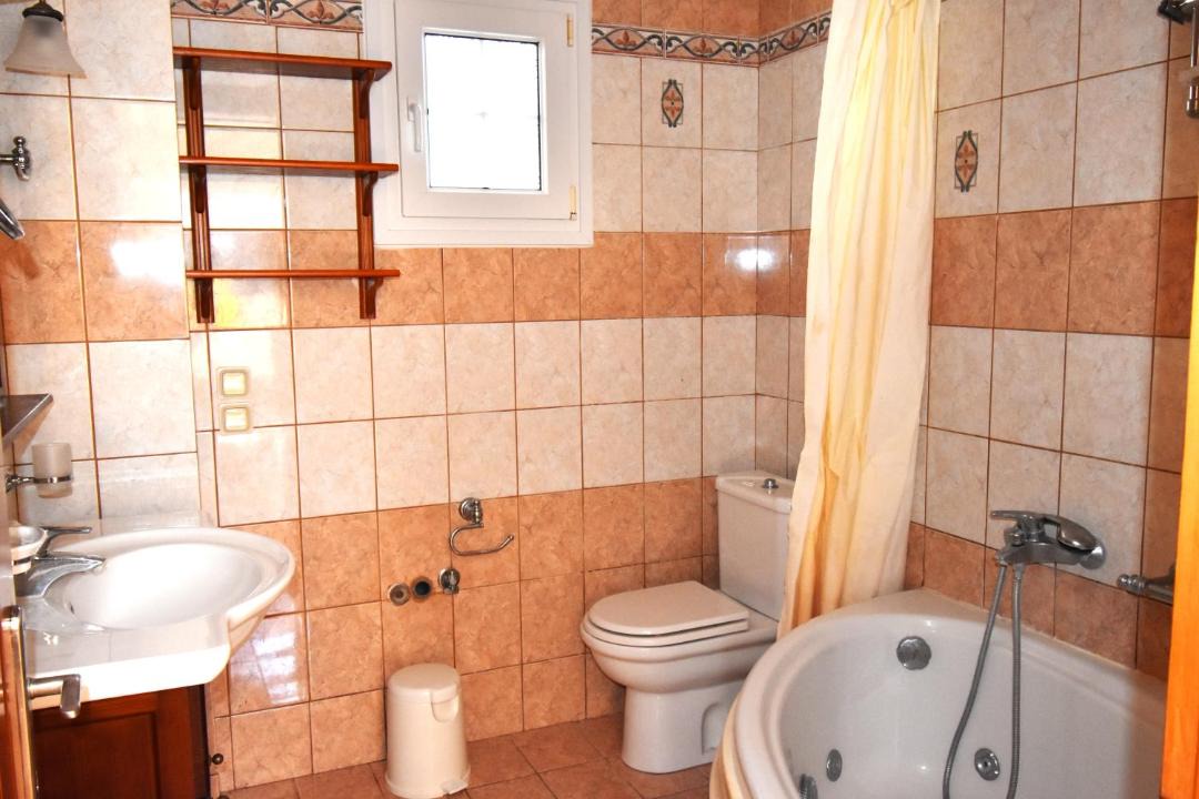 Photo of Bathroom in Arillas