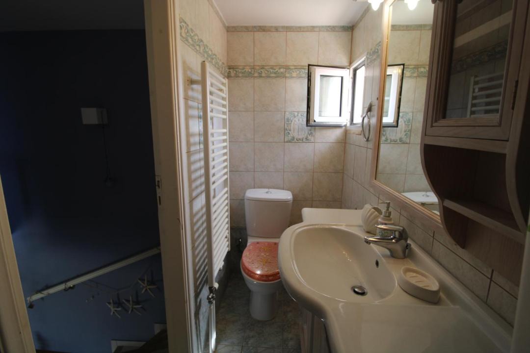 Photo of Bathroom in Plepi