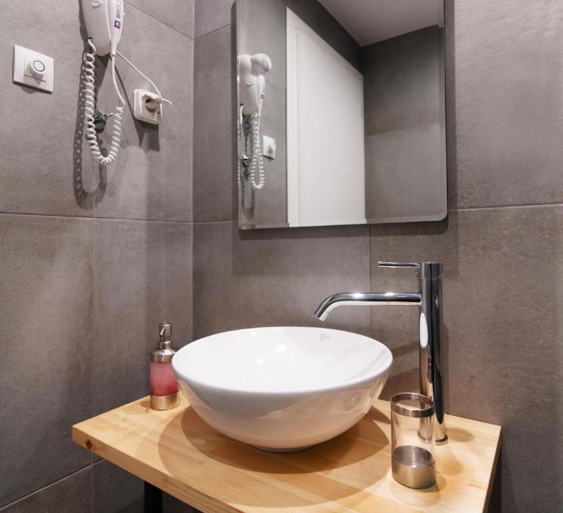 Photo of Bathroom in Ampelokipoi