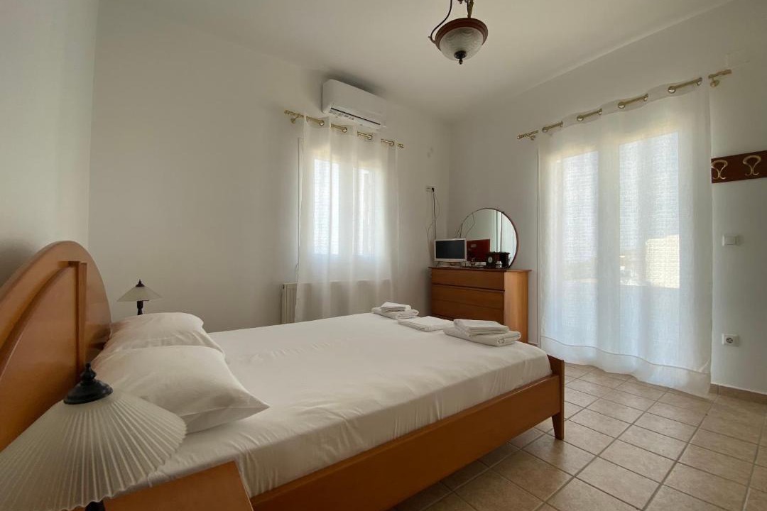 Photo of Bedroom in Platis Gialos
