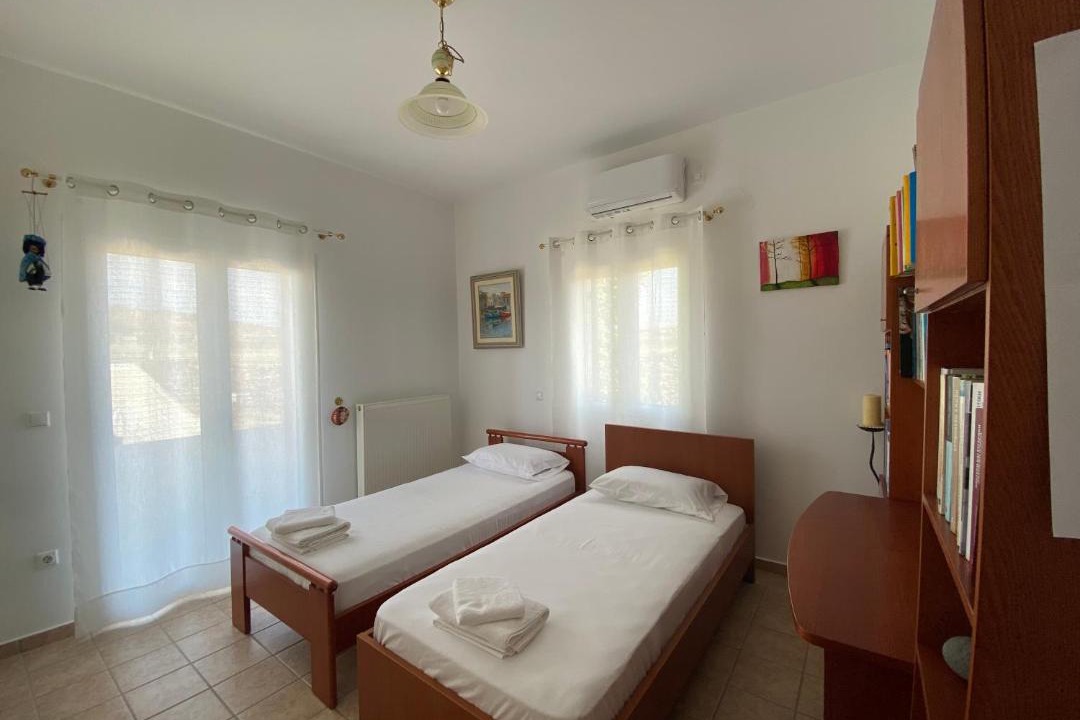 Photo of Bedroom in Platis Gialos