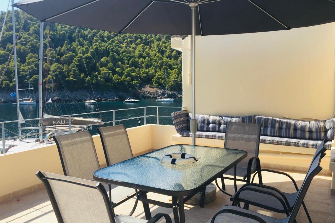 Photo of Patio Balcony in Frourion