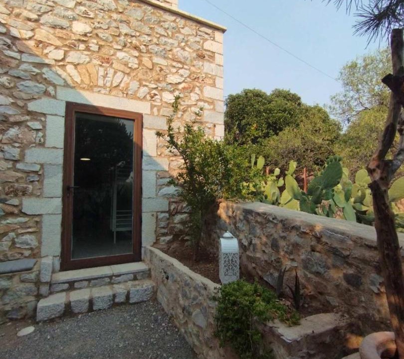 Photo of Buildings in Layia