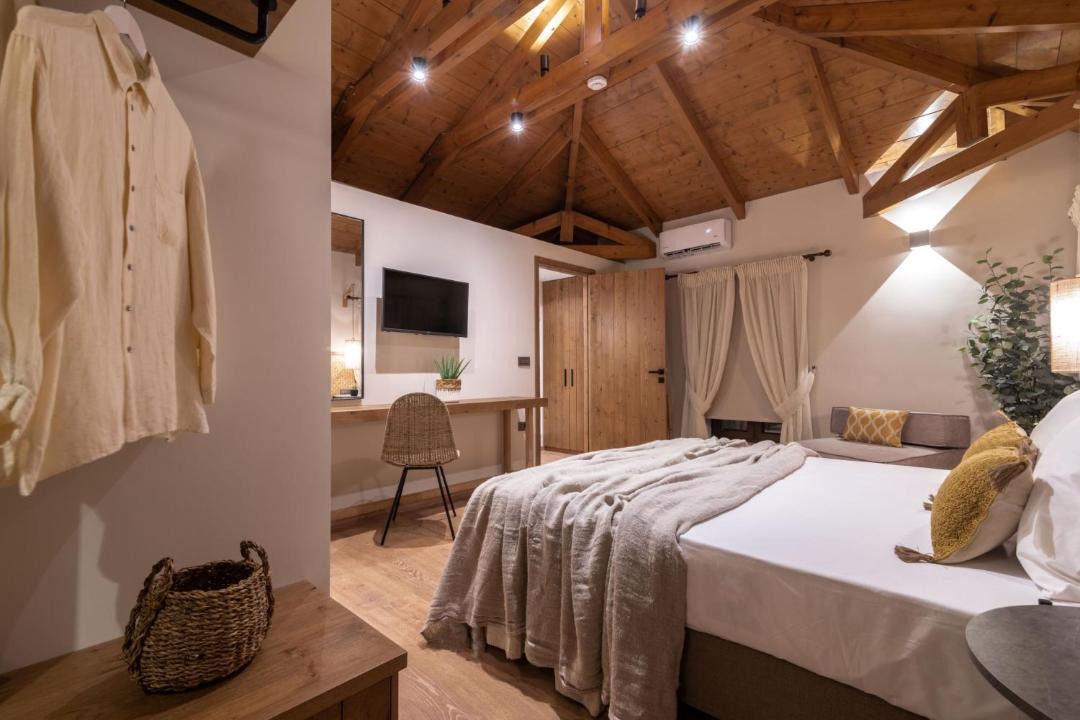 Photo of Bedroom in Pigadhakia