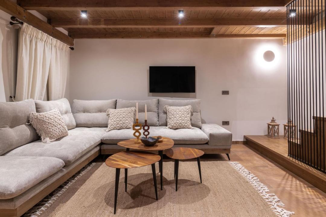 Photo of Livingroom in Pigadhakia