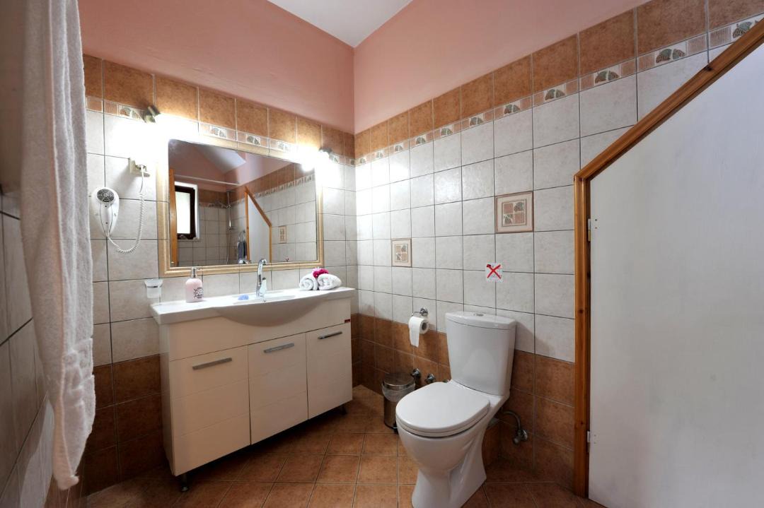 Photo of Bathroom in Mpogdanatika