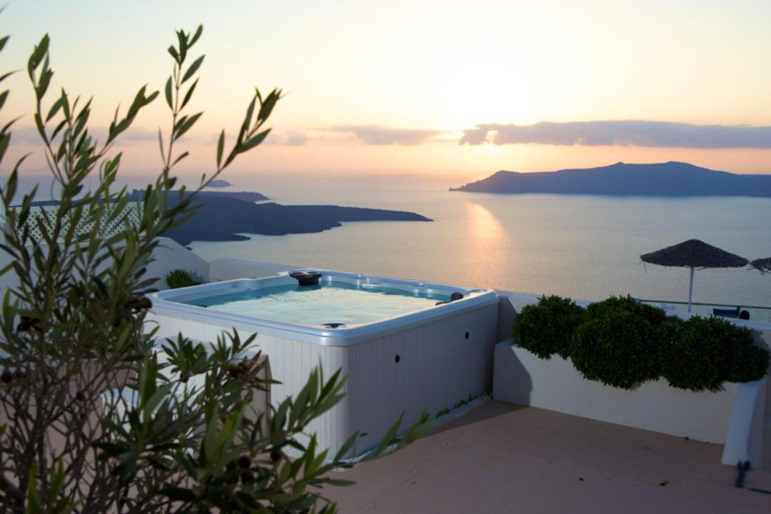 Photo of Others in Fira