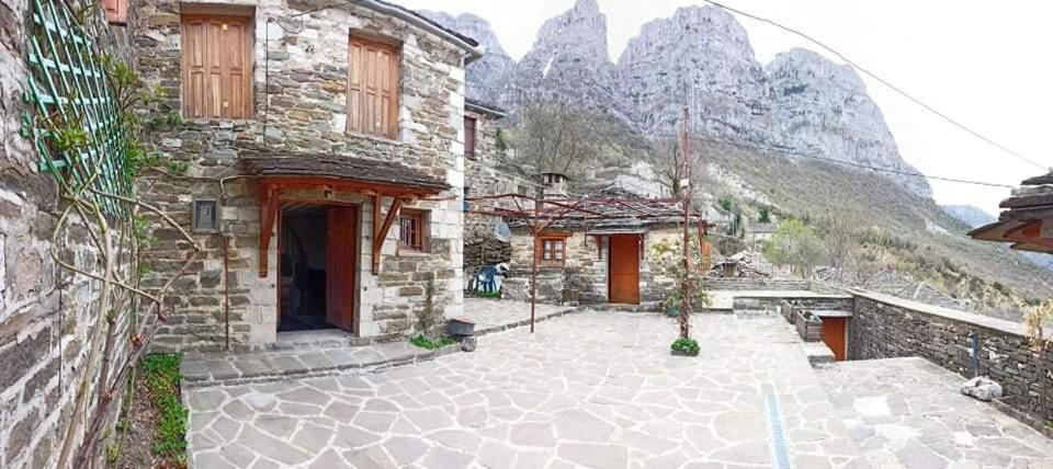 Photo of Buildings in Mikro Papigko
