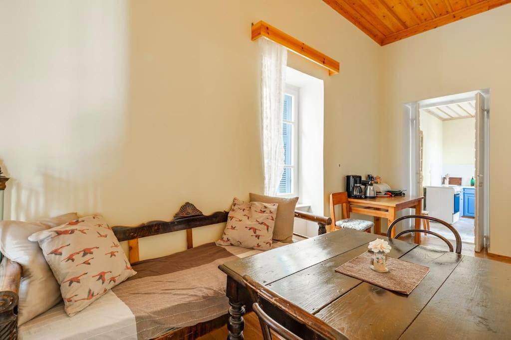 Photo of Livingroom in Koroni