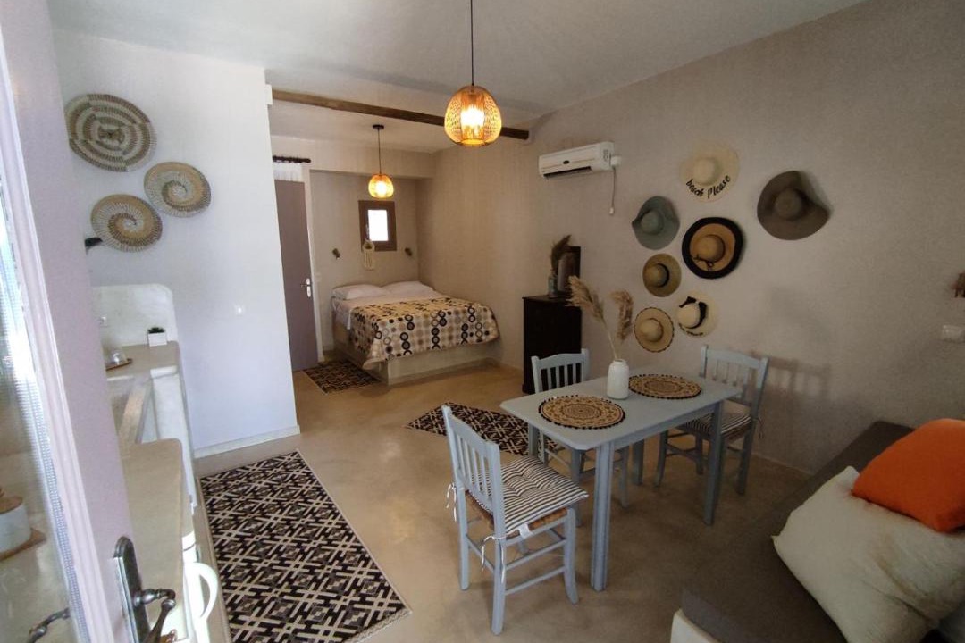 Photo of Livingroom in Ormos Koumeikon