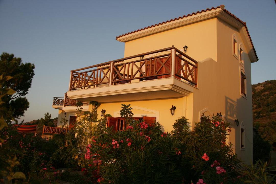 Photo of Buildings in Armenistis