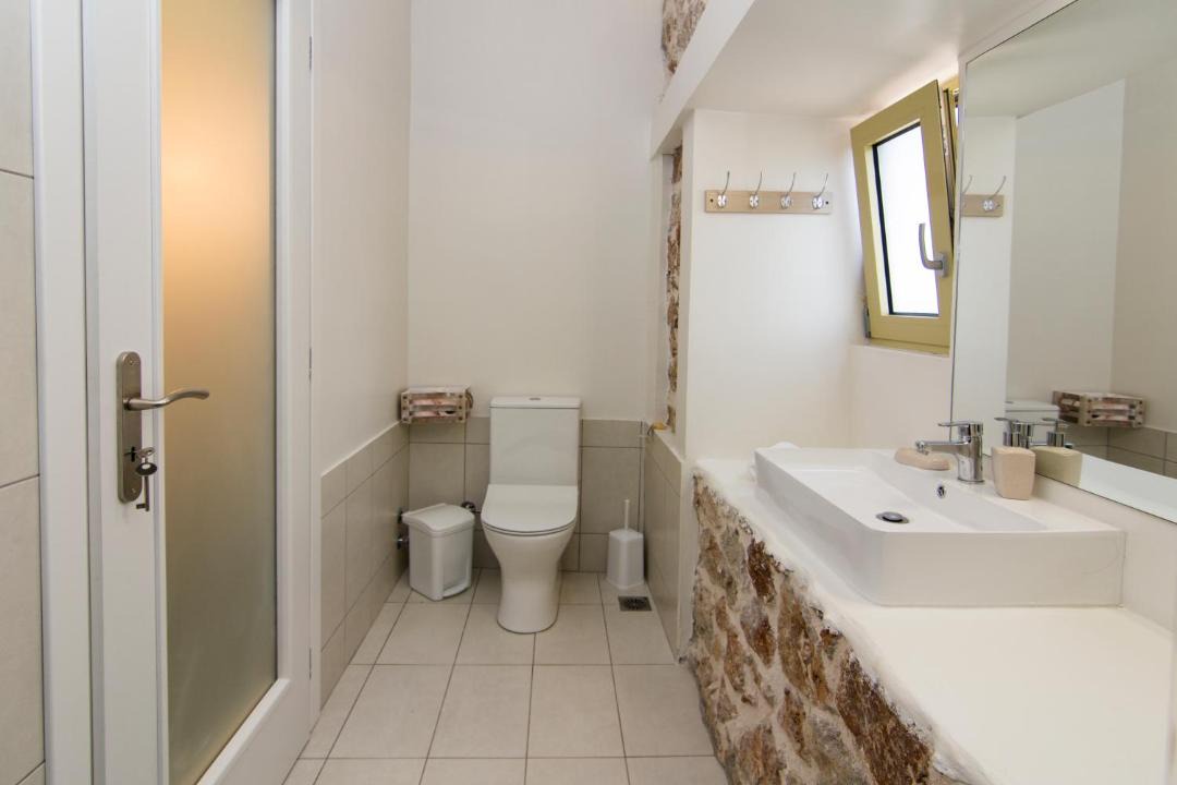 Photo of Bathroom in Igoumenitsa