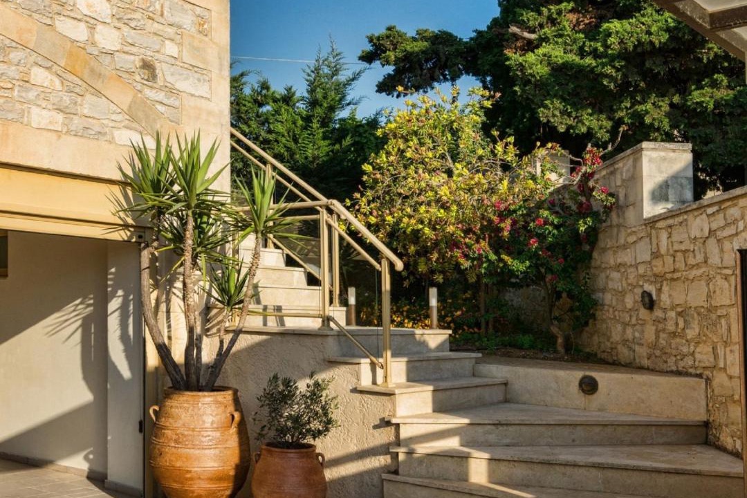 Photo of Patio Balcony in Roussospiti
