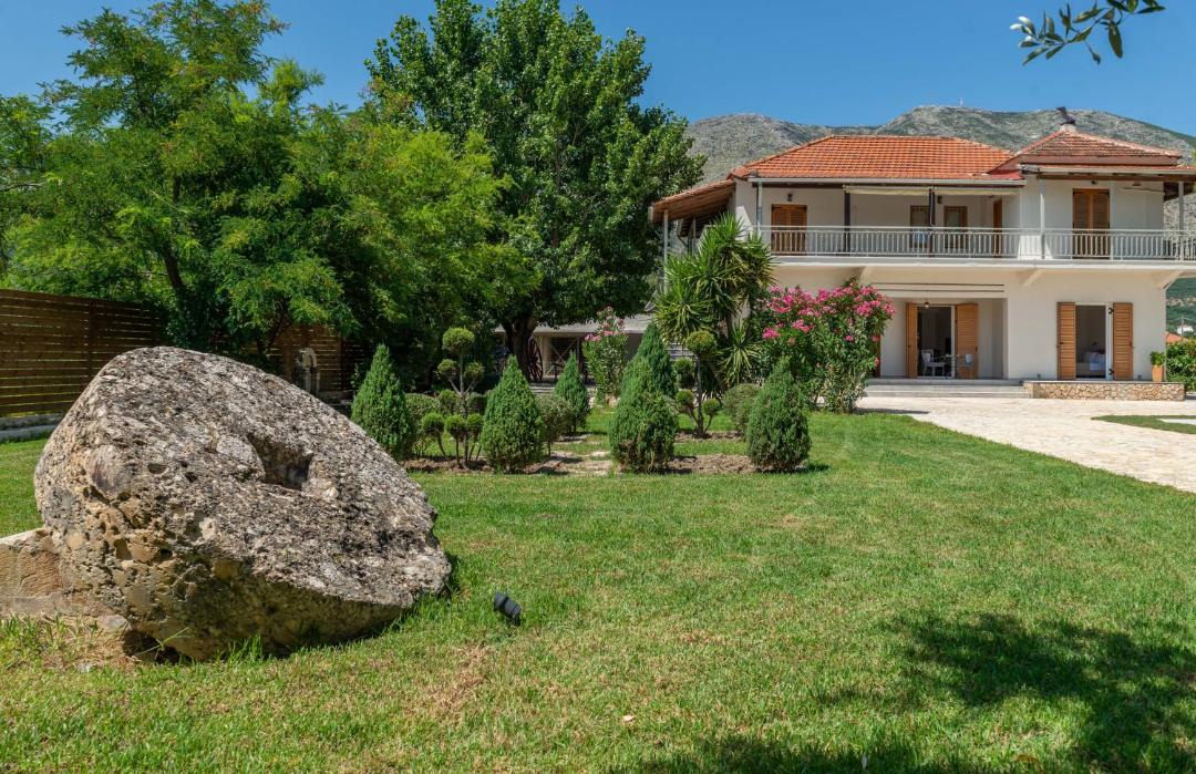 Photo of Buildings in Pigadhakia