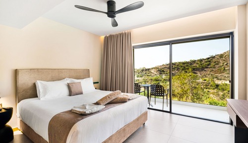 Double or Twin Room Side Sea View
