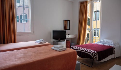 Economy Triple Room, City View