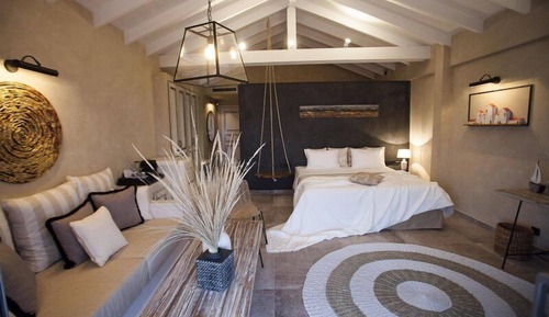 Honeymoon Suite, Sea View