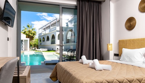 Deluxe Double Room, Pool View