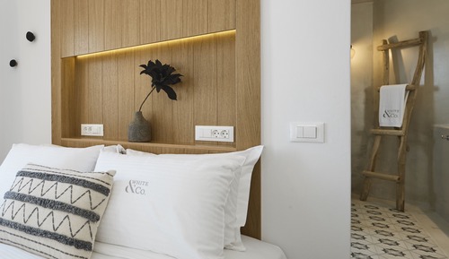 Suite, Jetted Tub (201)