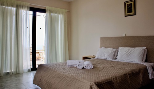 Double or Twin Room, Partial Sea View