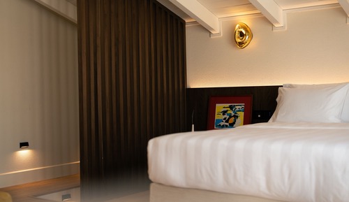 Suite, Balcony