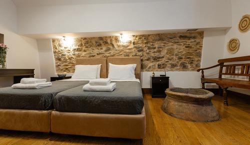 Standard twin room
