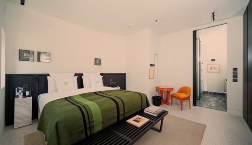 DUPLEX EXECUTIVE SUITE With 1 King and 1 double sofa bed