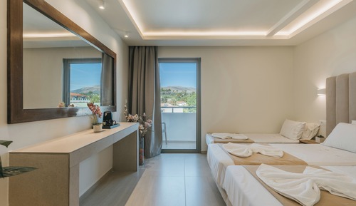 Premium Triple Room, Balcony
