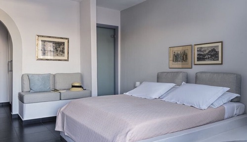 Basic Suite, Lake View