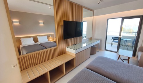 Superior Room, Partial Sea View Top Floor