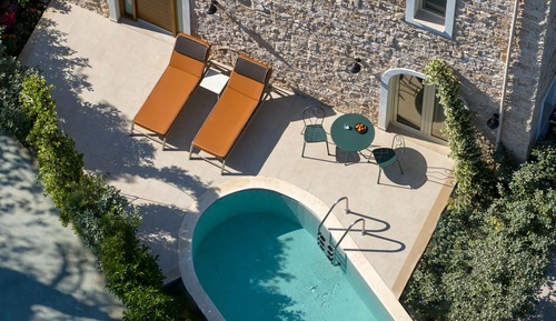 Aura suite with Private Pool- Annex Building