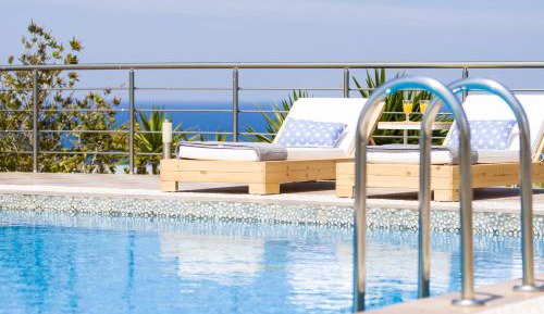 Three-Bedroom Villa with Private Pool and Sea View