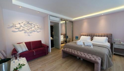 Deluxe Suite with Sea View