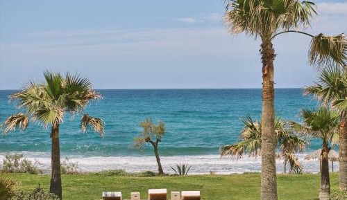 4-Bedroom Beach Villa Seafront