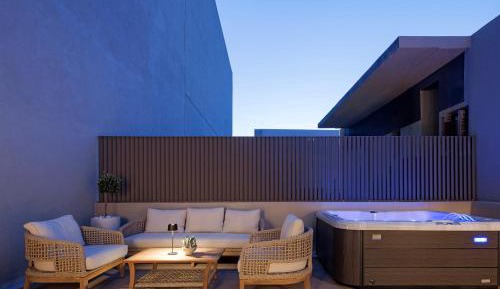 Deluxe Apartment