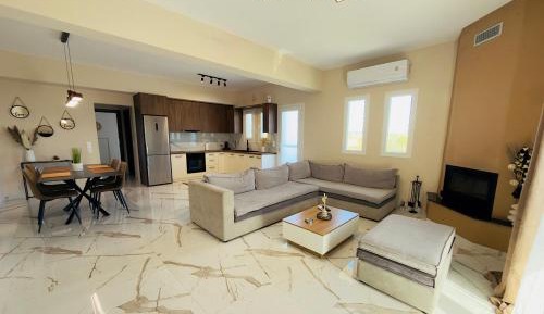 Two-Bedroom Apartment with Mountain View