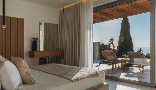 Deluxe Suite with Sea View